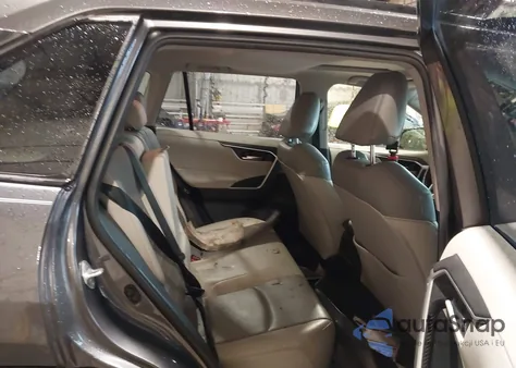 2019 Toyota Rav4 Xle Premium z USA, uszkodzony, nr VIN JTMA1RFV9KJ007454